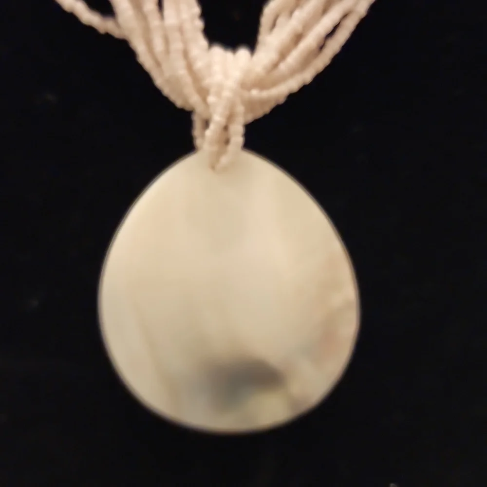 Shell Necklace - Picture 2 of 3